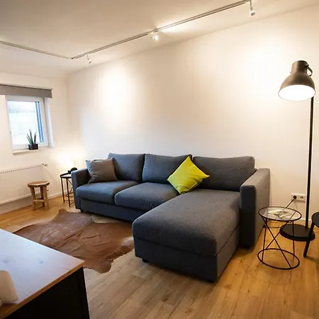 Q-Stall Apartments, Apartment Q5 *