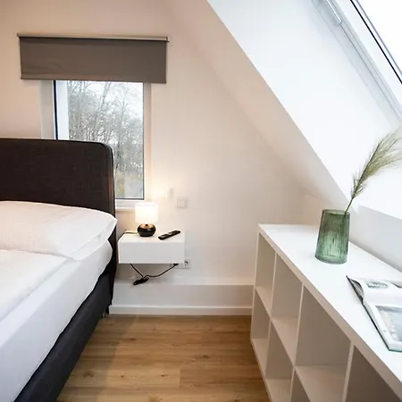 Q-Stall Apartments, Apartment Q5 *