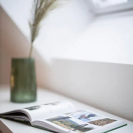 Q-Stall Apartments, Apartment Q5 شقة *