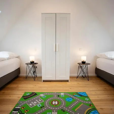 Q-Stall Apartments, Apartment Q5 شقة بريلون
